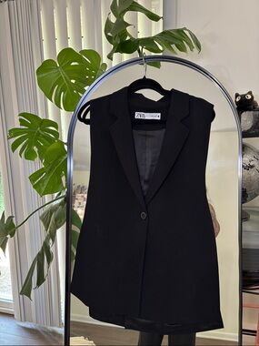 Zara Black Sleeveless Tailored Blazer Vest Not Your Average Vest Size Medium